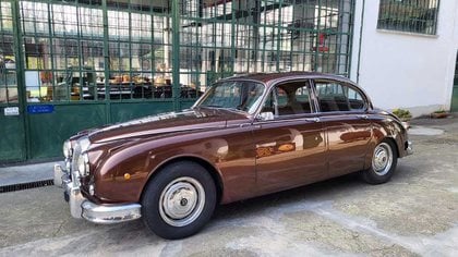 Daimler 2.5 V8 Saloon – 1964 – SUMMER PRICE!