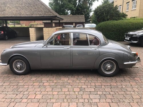 1968 Daimler 250 V8
