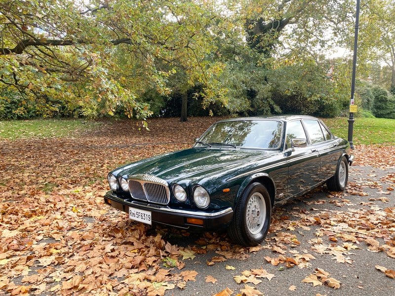 Rapid Classics: Eine Suche. Alle Oldtimer. 19 » Rapid Classics: Eine Suche. Alle Oldtimer. 1992 Daimler Double Six - LHD & only 42.250 miles only