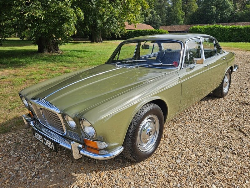 1973 Daimler Double Six SWB