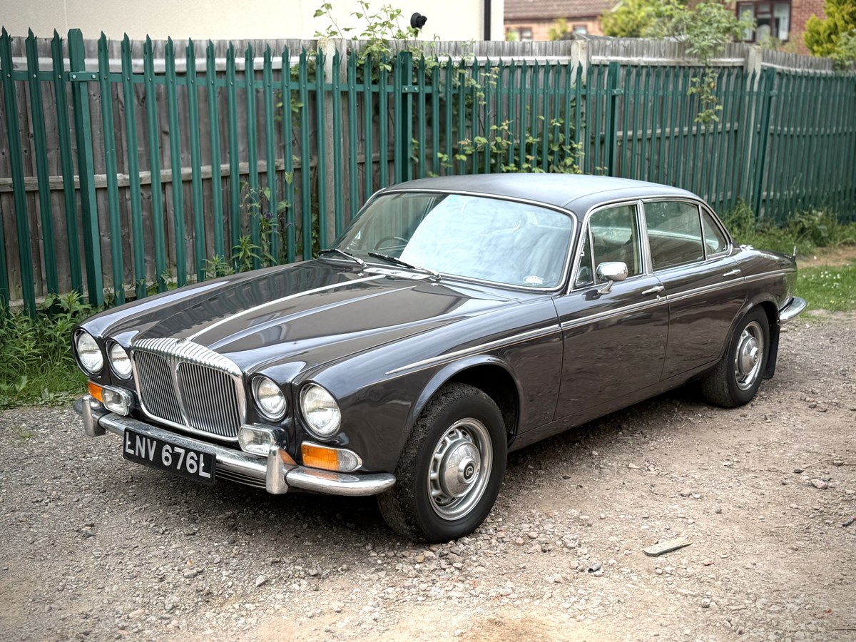 1973 Daimler Double Six Blue Manual 3 Speed Right Hand Drive In 1973 Daimler Double Six Blue Manual 3 Speed Right Hand Drive In