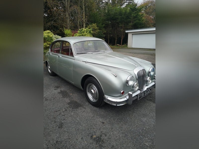 Rapid Classics: Eine Suche. Alle Oldtimer. 10 » Rapid Classics: Eine Suche. Alle Oldtimer. 1965 Daimler 250 V8