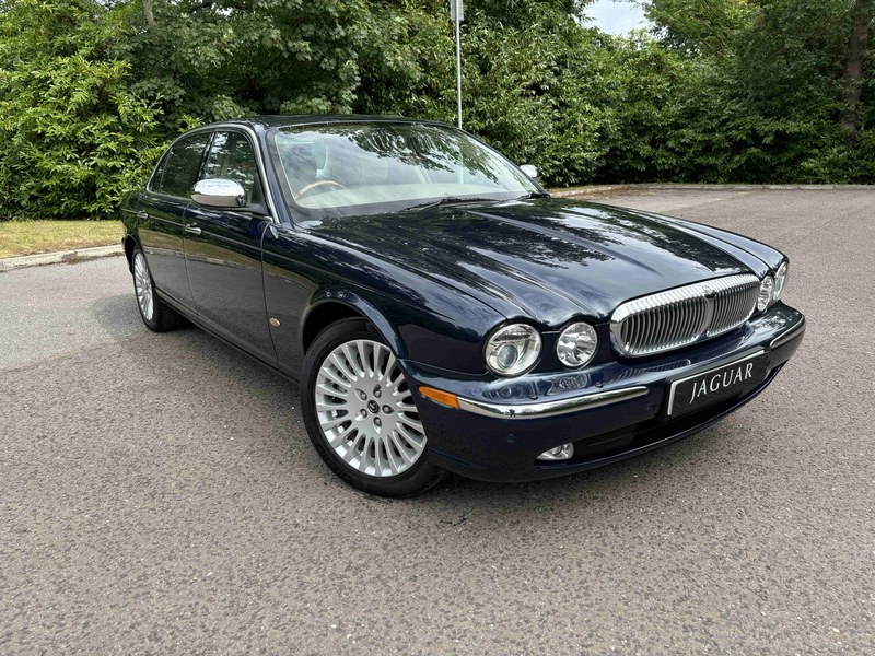 2006 Daimler Super Eight - 1 2006 Daimler Super Eight - 1