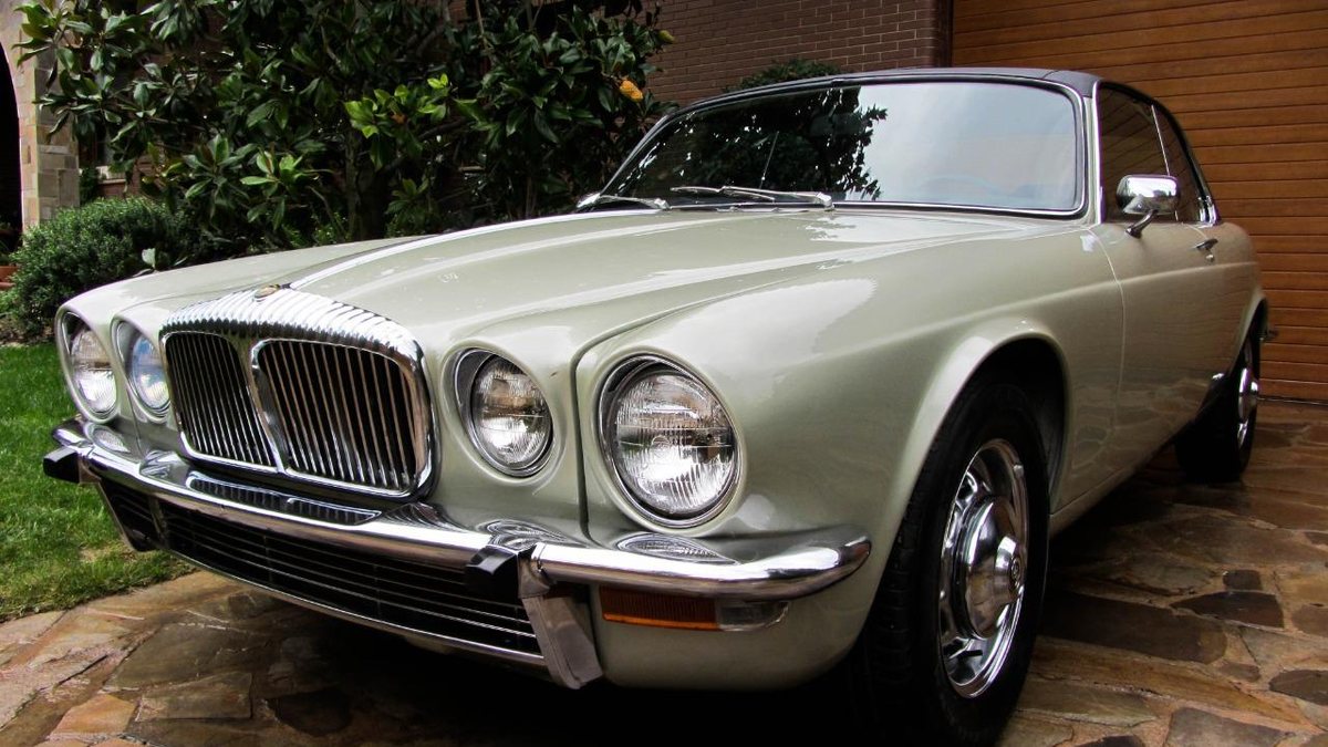 1977 Daimler XJ Green Automatic 3 Speed Left Hand Drive In Quint 1977-daimler-xj-green-automatic-3-speed-left-hand-drive-in-quint
