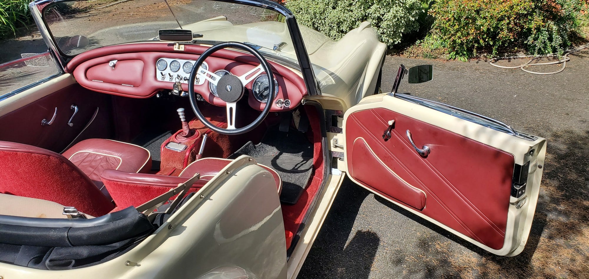 1961 Daimler SP250 (Dart), foto 10