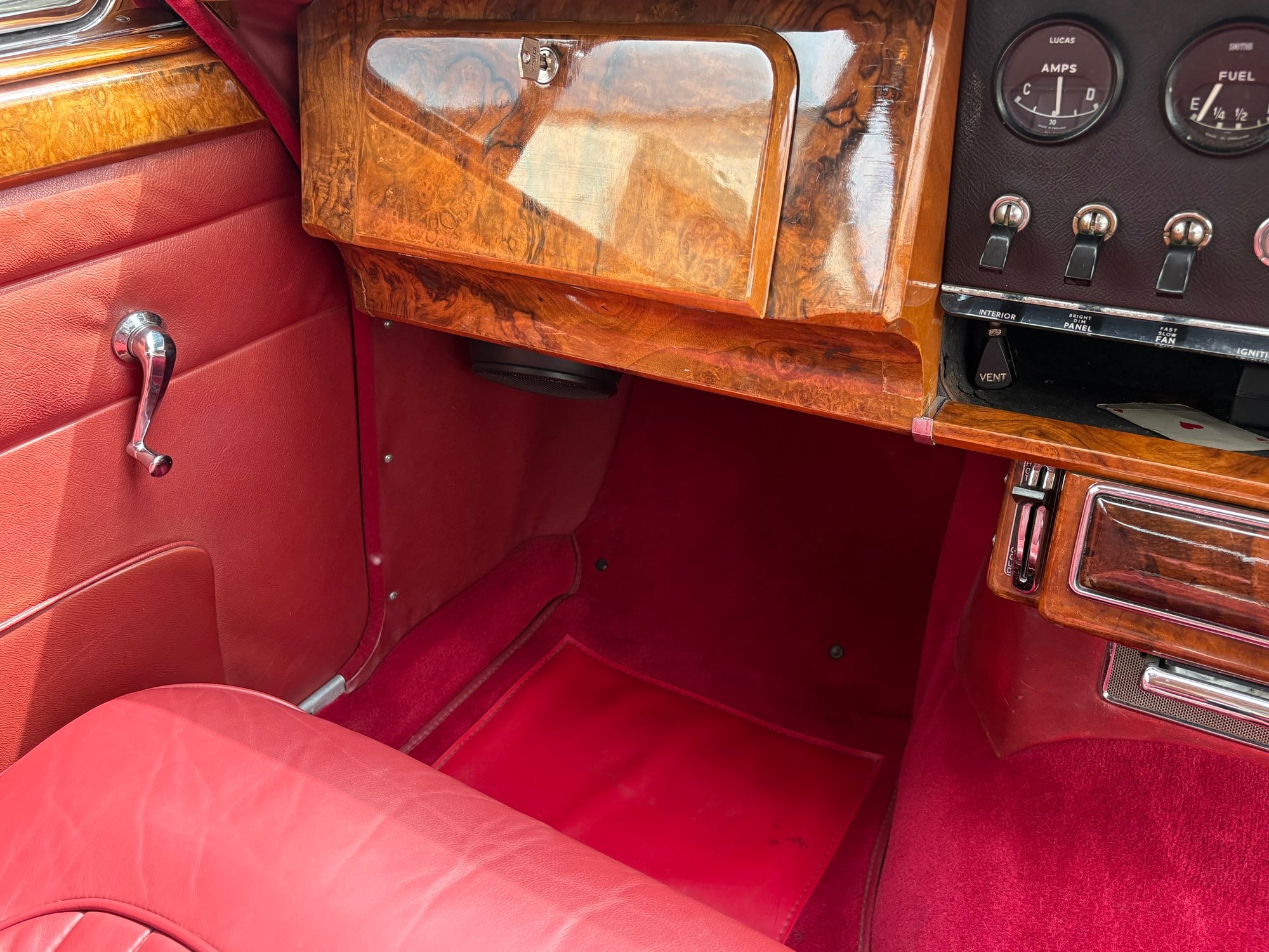 Daimler 2.5 litre V8 saloon, two owners since 1987, foto 7