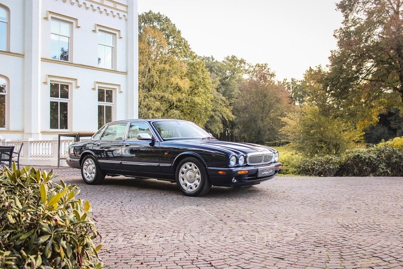 2000 Daimler Super V8 - 1 2000 Daimler Super V8 - 1