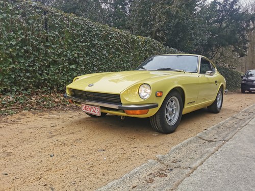 1971 Datsun 240Z ( 1 family owner since 30 years )