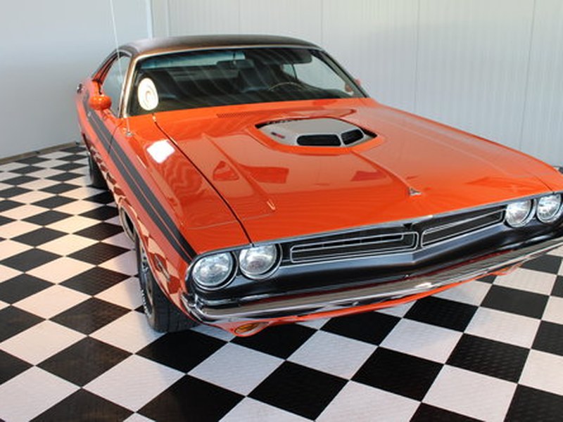 Challenger shaker RT rare & in concours condition