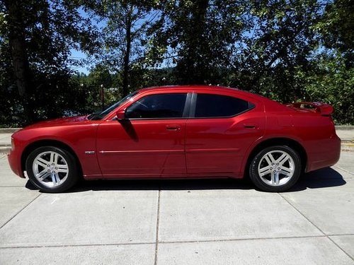 2006 Dodge Charger R/T = clean Red Driver 165k miles $6.9k  In vendita