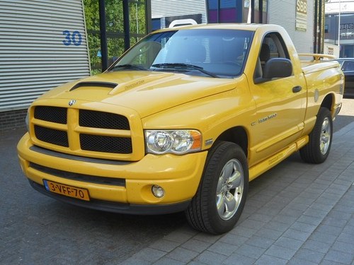 2004 DODGE PICK UP RAM 1500 4 x4 RUMBLE BEE For Sale