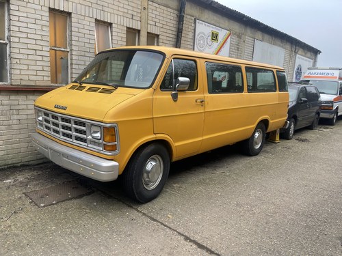 1991 Dodge Ram LWB Window Van In vendita