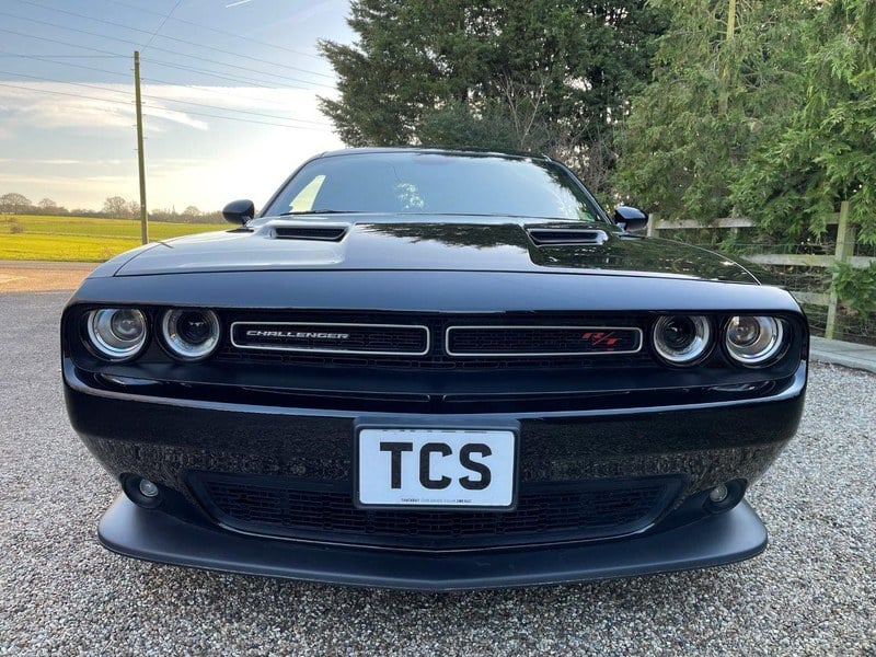 Dodge Challenger R/T Scat Pack 392 HEMI V8 6.4L