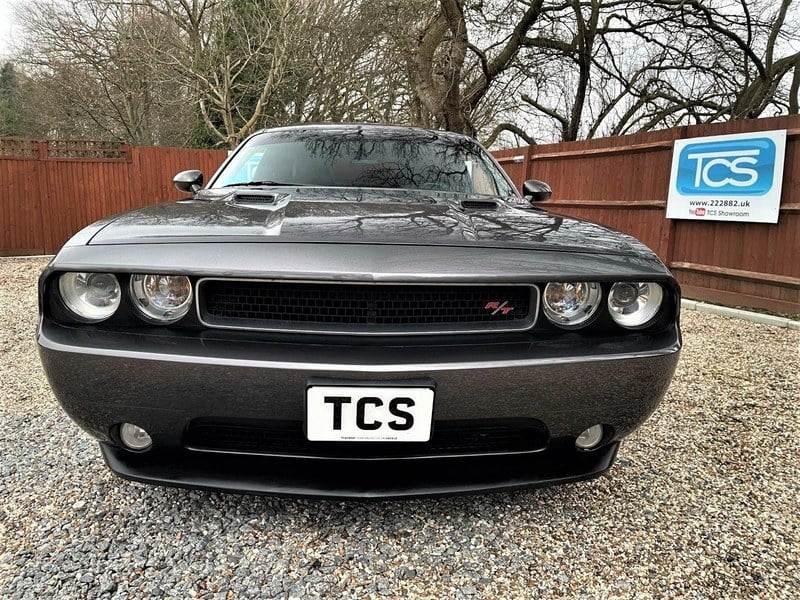 Dodge Challenger R/T Classic 5.7L HEMI V8 Automatic