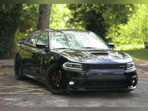 2015 Dodge Charger Srt 6.4 V8 8 speed auto For Sale (picture 1 of 8)