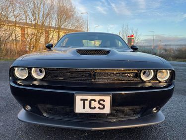 Picture of Dodge Challenger HEMI V8 R/T 8-Speed Automatic