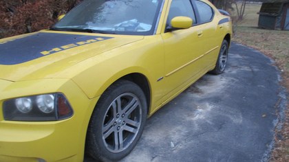 Parting Out: 2006 Dodge Hemi Charger RT