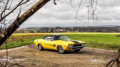 Dodge Challenger 1974 360ci “Rally Pack”