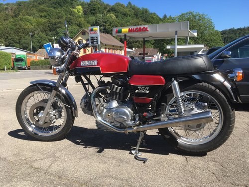 Ducati 750 GT from 1974 in black and red For Sale