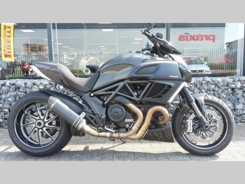 Ducati diavel carbon 2011  just 4830 km SOLD
