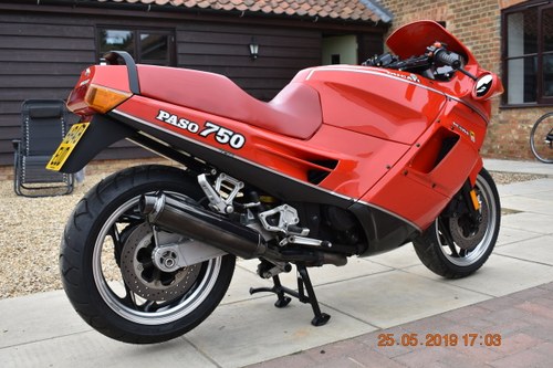 1990 TOTALLY ORIGINAL 750 PASO WITH ONLY 10000 MILES In vendita