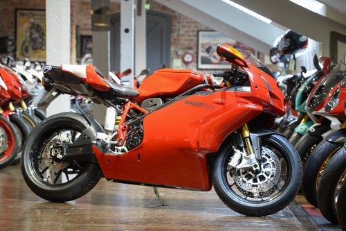 2004 Ducati 999R Low Mileage Example with Termignoni Exhaust In vendita