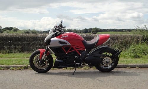 2011 Ducati Diavel En Venta por Subasta