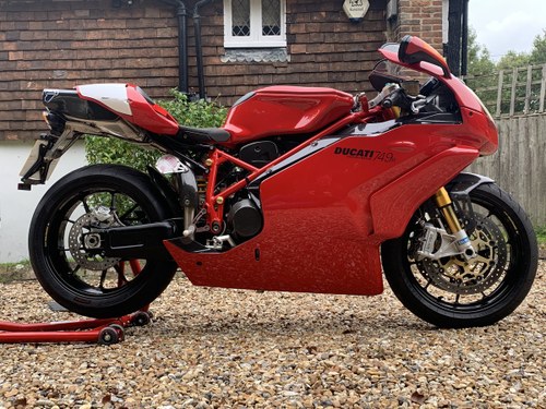 2004 Ducati 749R one of only 400 made In vendita