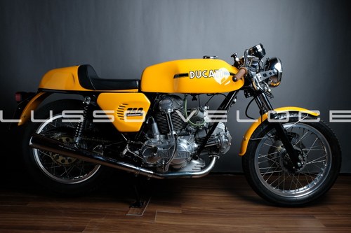Stunning Ducati Sport roundcase 750 1973 For Sale
