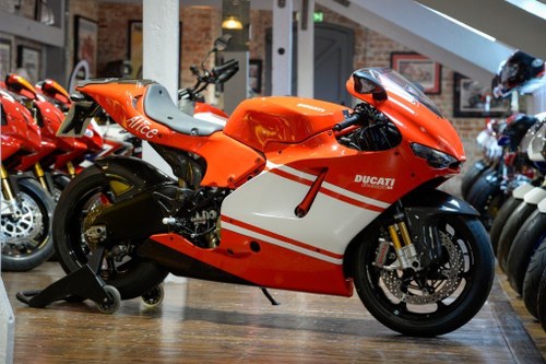 2008 Ducati Desmosedici Team version, only 1400 miles  In vendita