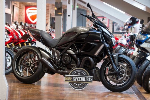 2011 Ducati Diavel Carbon Edition With Competition Werkes Exhaust In vendita