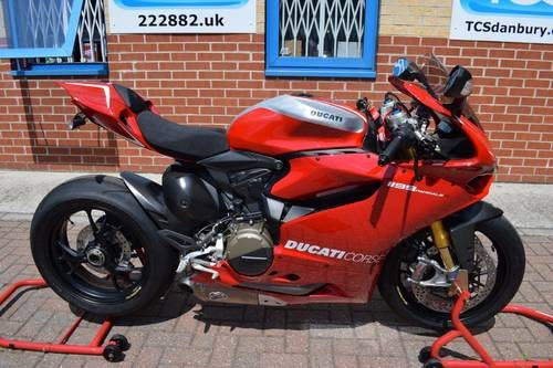 2014 Ducati 1199 Panigale R with delivery miles! VENDUTO