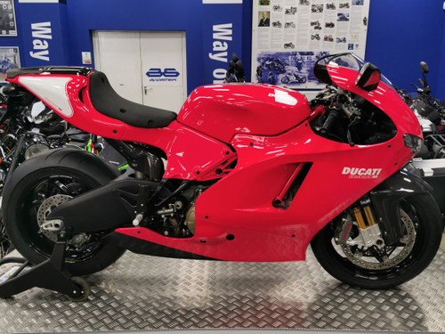 2009 Ducati 990 cm3 desmosedici rr unregistered In vendita
