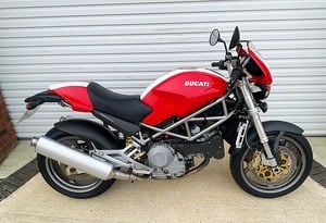 2001 Ducati Monster 916