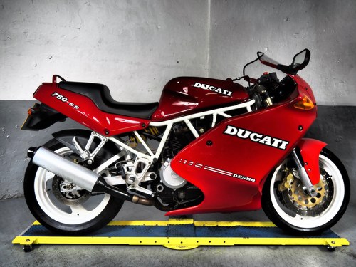 1992 Ducati 750 SS 4k miles 3 owners,collector piece awesome For Sale