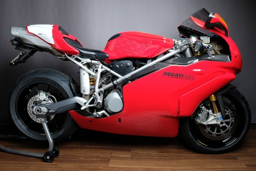 2003 Ducati 999R just 6800 Miles À venda