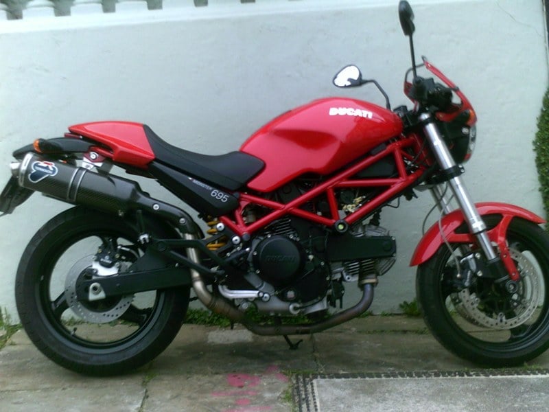 DUCATI MONSTER 695