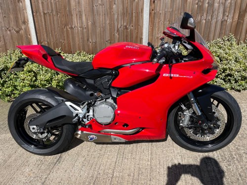 2015 Ducati 899 Panigale in immaculate condition Full Ducati SH For Sale