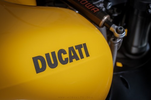 2000 Ducati Superbike 996 - 8