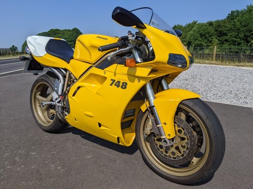 1999 Ducati 748 sps,very low miles,super clean,hpi clear,lon In vendita