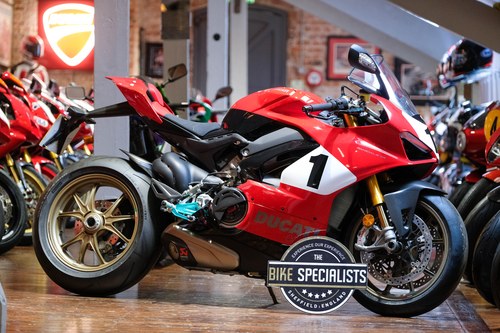 2020 Ducati V4S Anniversario 4 PDi Miles Signed by Carl Fogarty In vendita