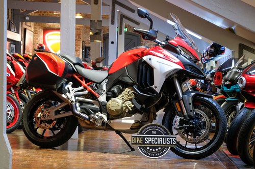 2022 Ducati Multistrada V4S with Performance Pack & Luggage In vendita