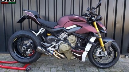 Unique! Ducati Streetfighter V4S with Full Akrapovic system