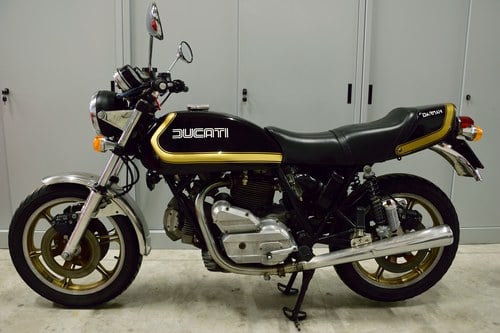 Cafe Racer Ducati Monster Darmah 1980 Ducati Darmah Nero Volante A