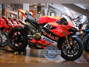 Ducati V4R Michael Ruben Rinaldi 2018 FIM SBK Race Bike For Sale (picture 1 of 30)