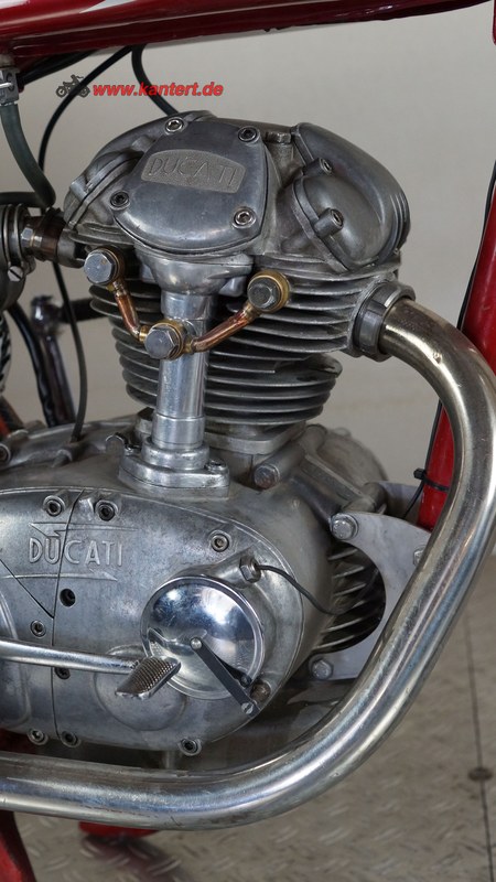 1967 Ducati Supersport 600 - 4