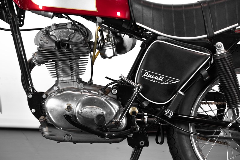 1971 Ducati Scrambler 250 - 7