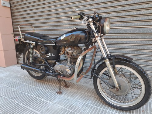 1974 Ducati 250 Road