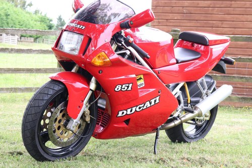 1993 Ducati Superbike 851 - 3