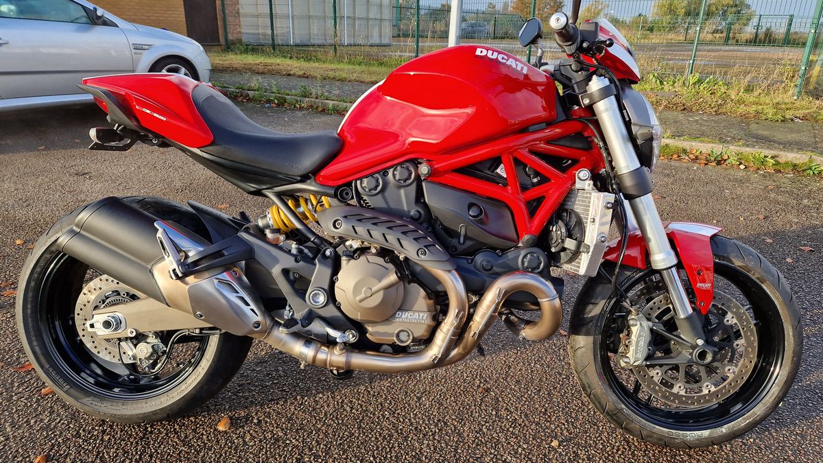 2015 Ducati Monster 821 Stripe In Royaume Uni A Vendre Car Classic 2015-ducati-monster-821-stripe-in-royaume-uni-a-vendre-car-classic